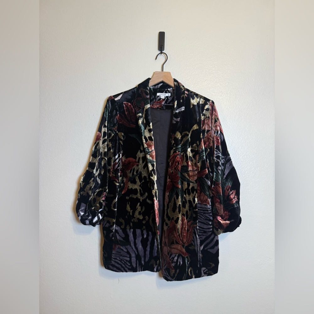 Chicos 3/4th Sleeve Floral and Animal Printed Velvet‎ Blazer